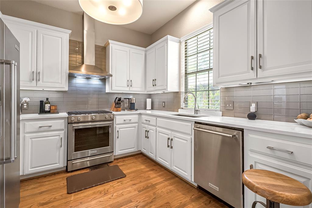 4508 Bowser - Residential