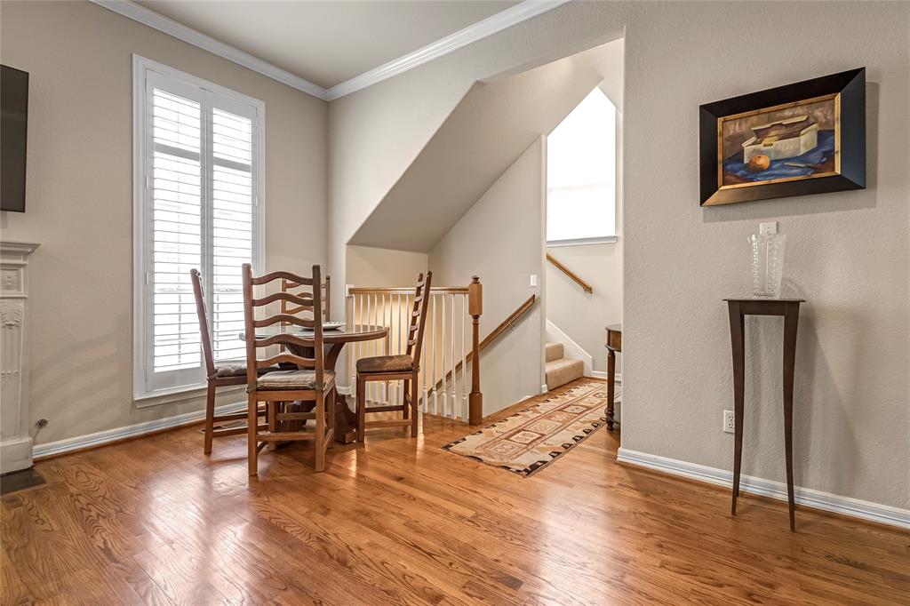 4508 Bowser - Residential