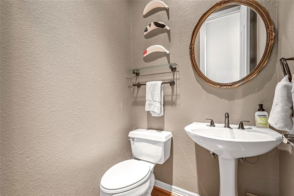 4508 Bowser - Residential