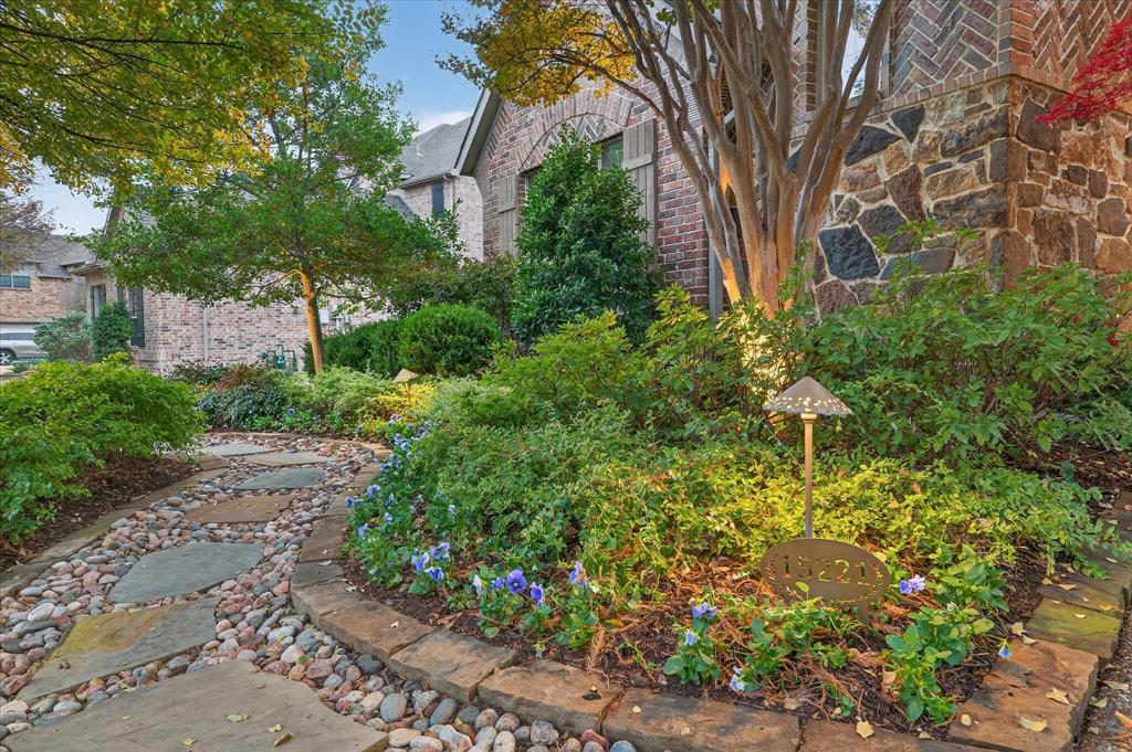 15221 Ridgewood Drive