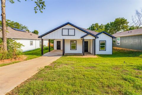 1209 W Johnson Street Denison TX 75020