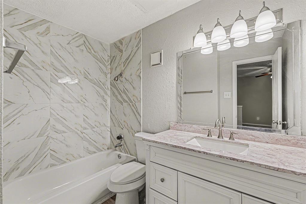 Meadows Condo - Residential