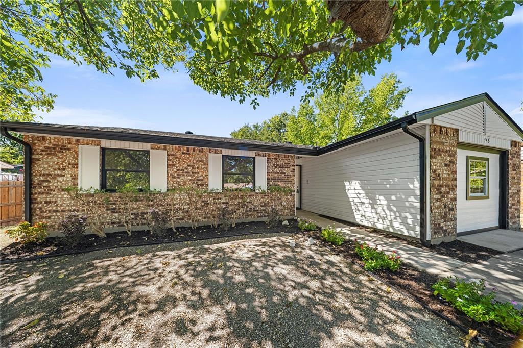 726 Holliday Lane