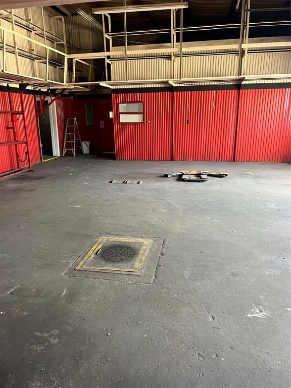 Parmer SUR - Commercial Sale