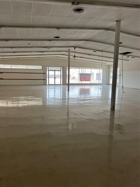 Parmer SUR - Commercial Sale