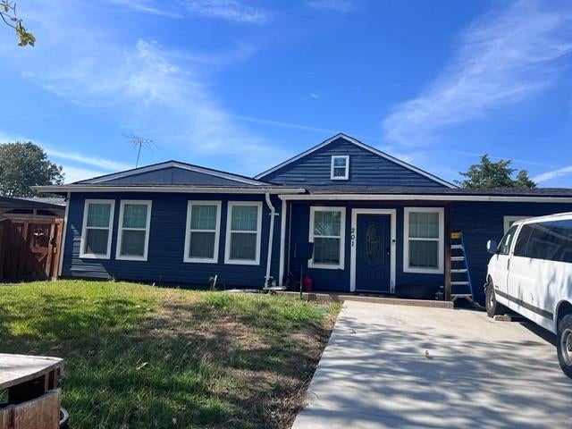 Photo of 201 Darien Drive, Mesquite, TX 75149 (MLS # 21420255)