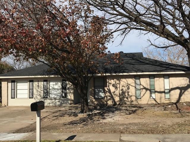 Photo of 1601 Hillwood Drive, Mesquite, TX 75149 (MLS # 21349081)