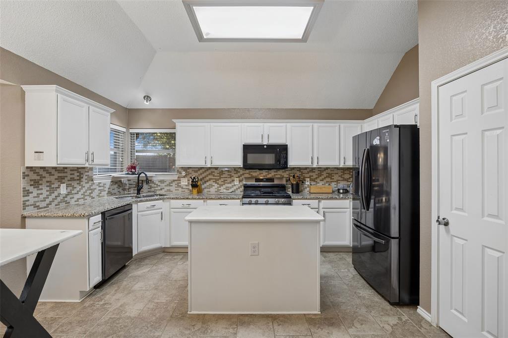 905 Forest Hollow Drive