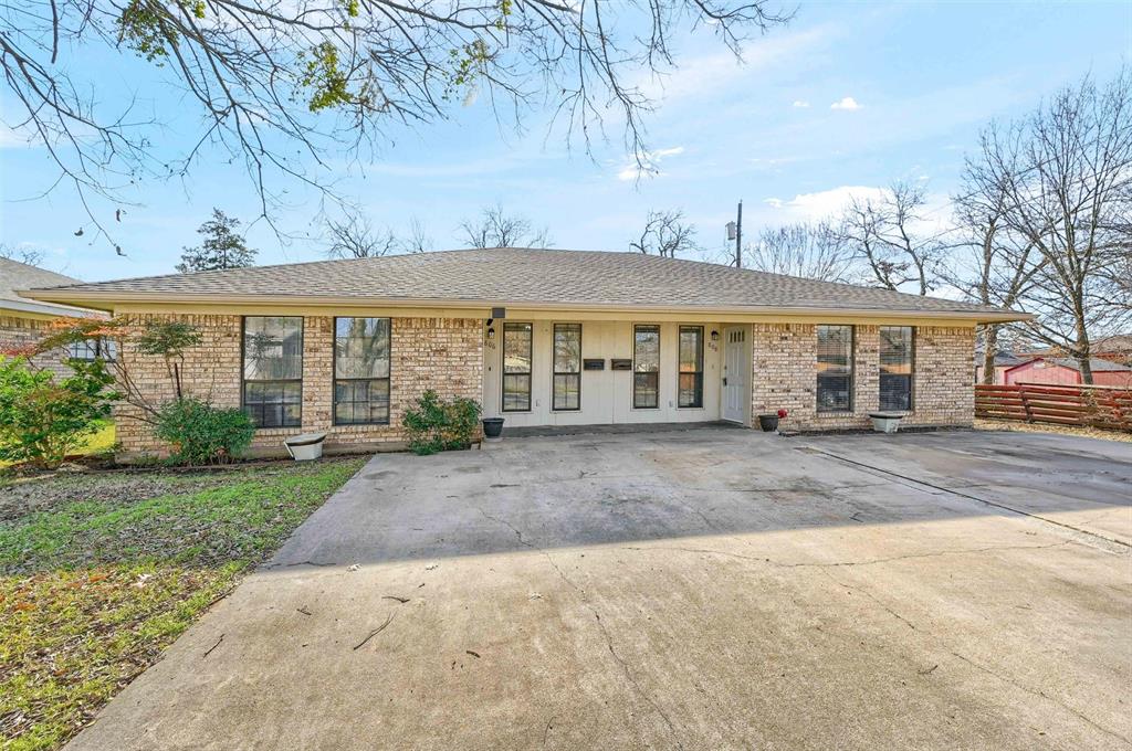 806-808 W Belden Street