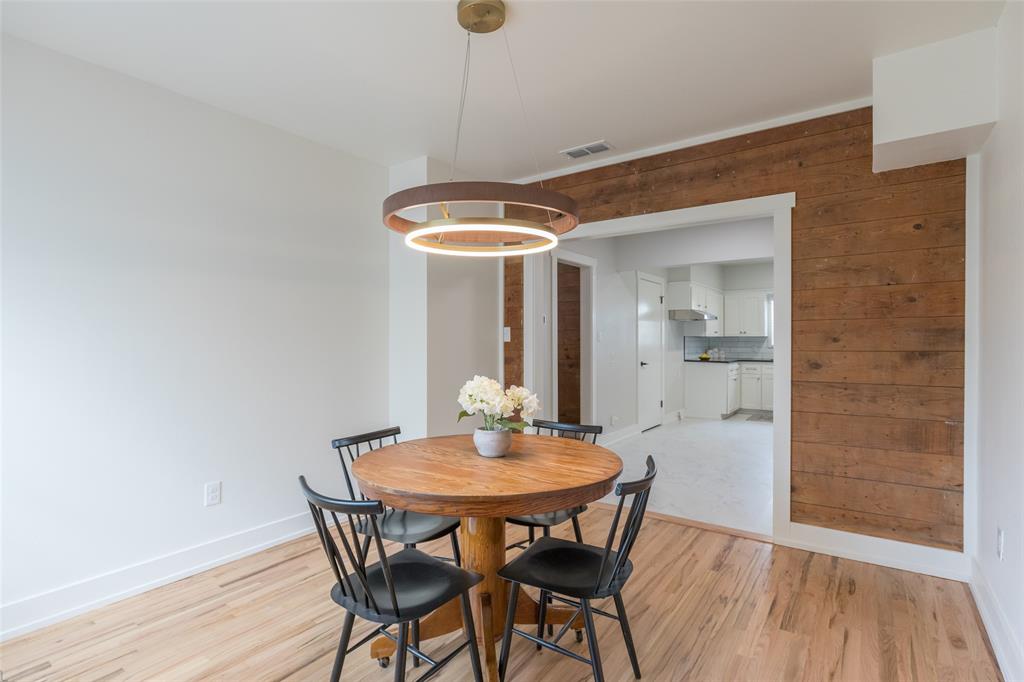 Lunatic Asylum Lands Taylor - Residential