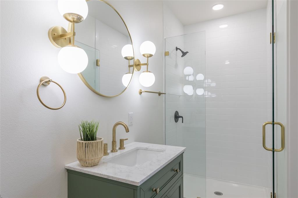 Lunatic Asylum Lands Taylor - Residential