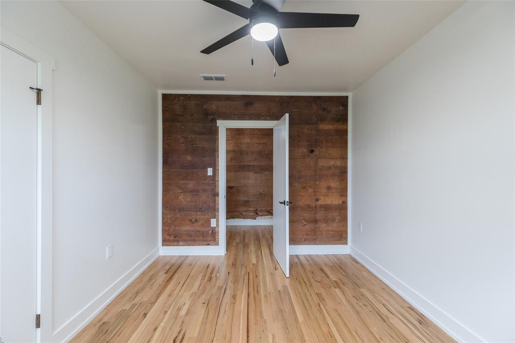 Lunatic Asylum Lands Taylor - Residential