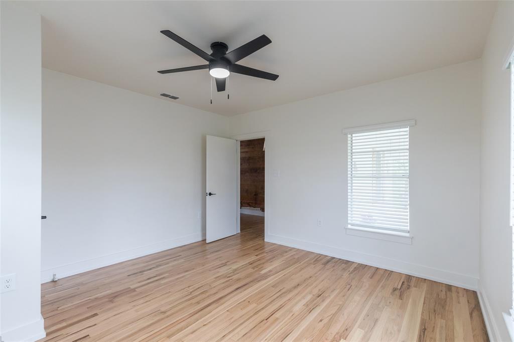 Lunatic Asylum Lands Taylor - Residential