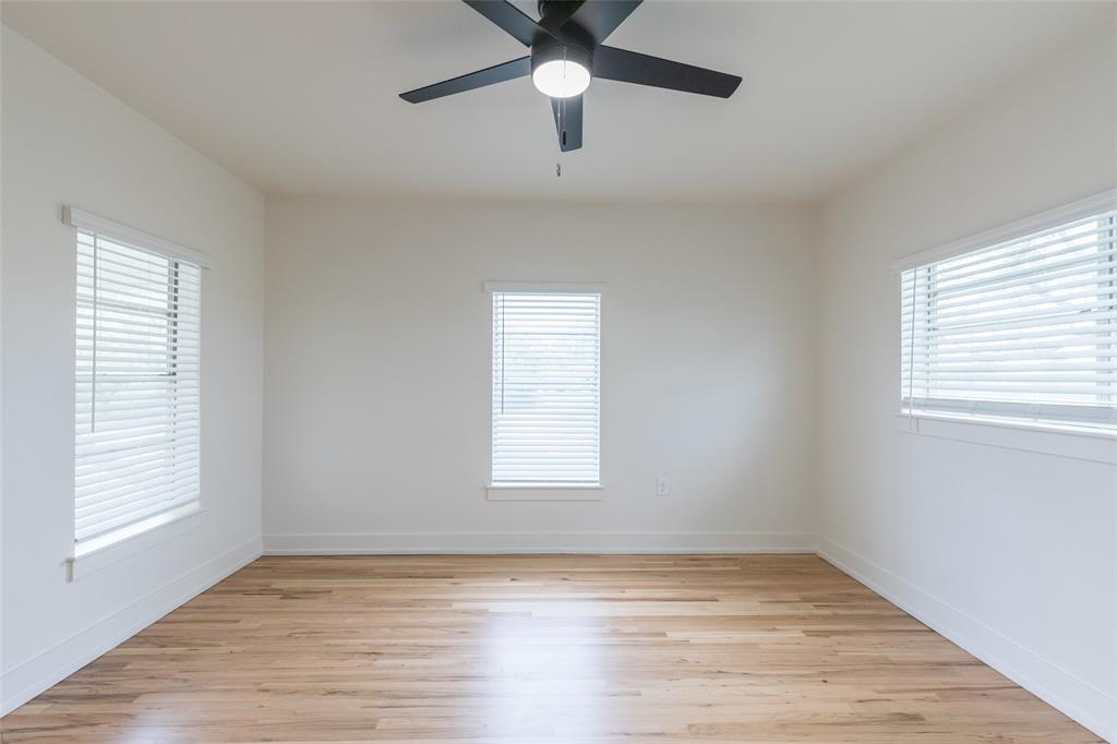 Lunatic Asylum Lands Taylor - Residential