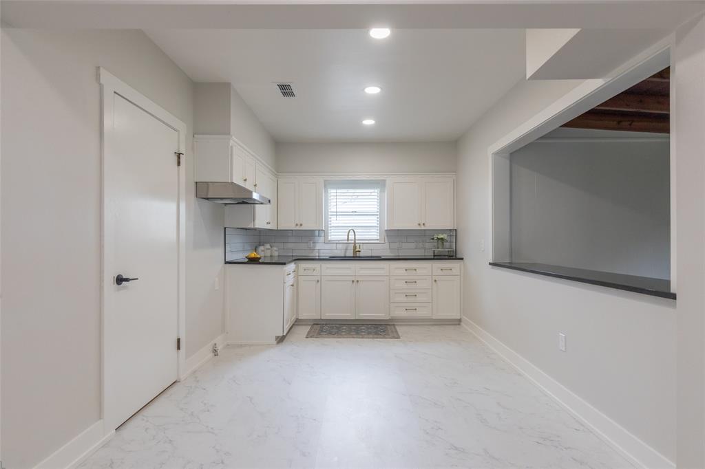 Lunatic Asylum Lands Taylor - Residential