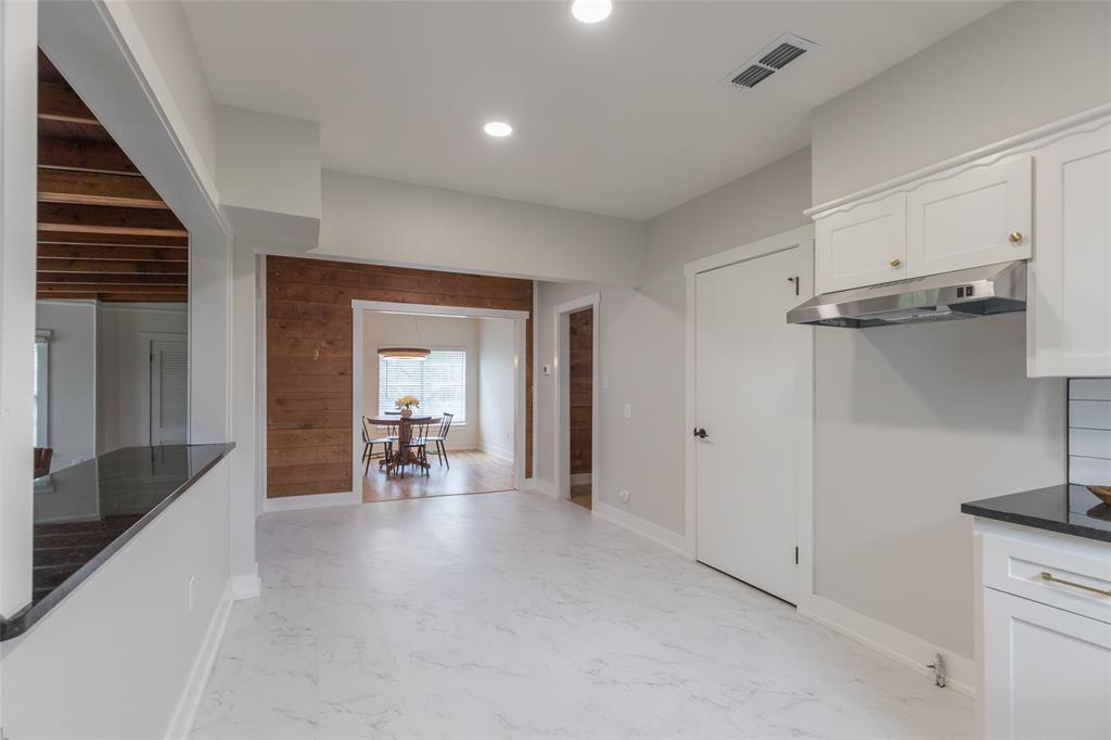 Lunatic Asylum Lands Taylor - Residential