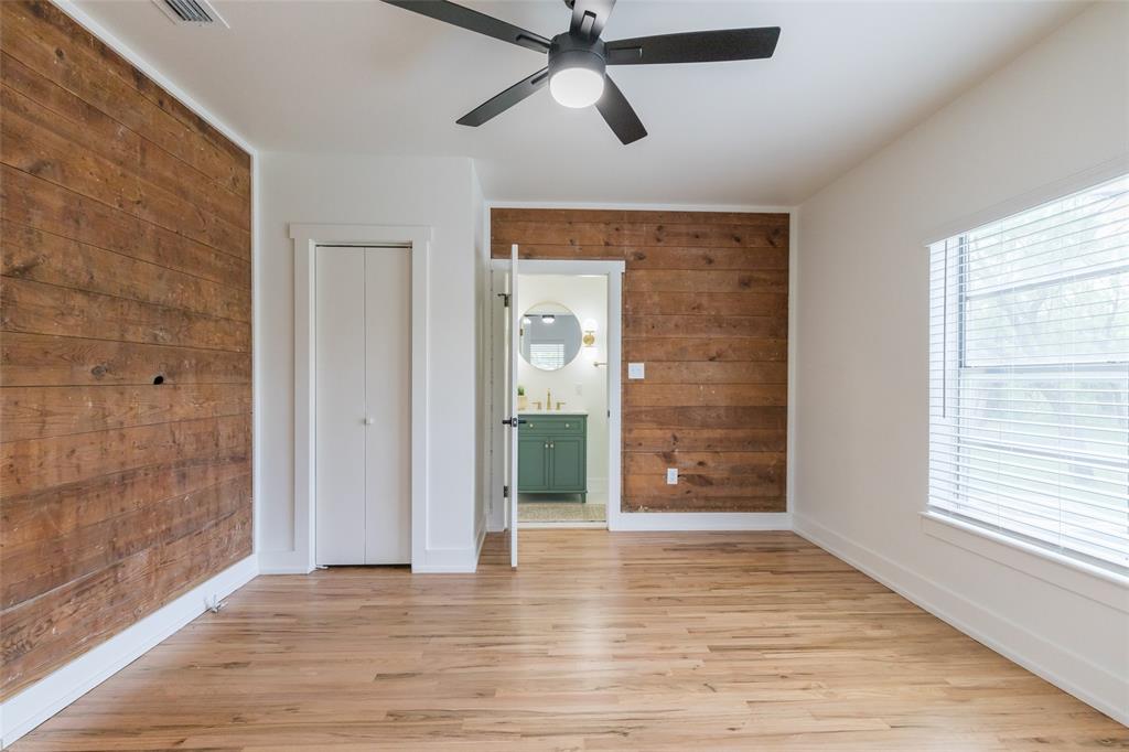 Lunatic Asylum Lands Taylor - Residential