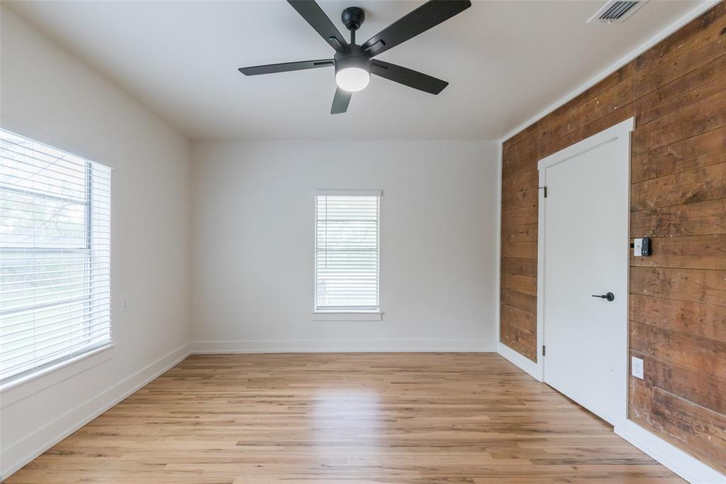 Lunatic Asylum Lands Taylor - Residential