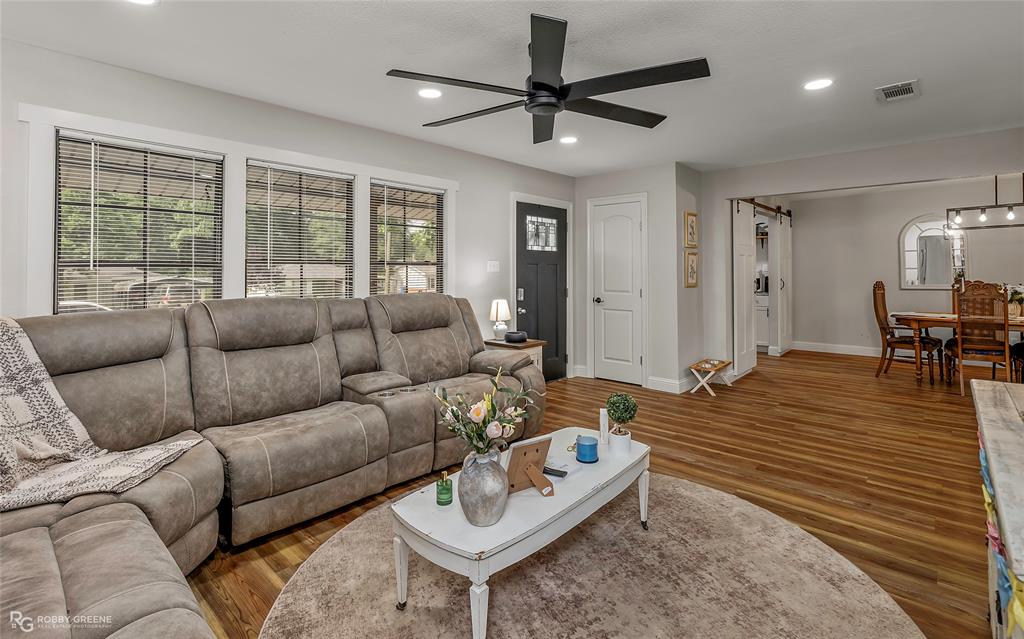 216 Ellis Drive