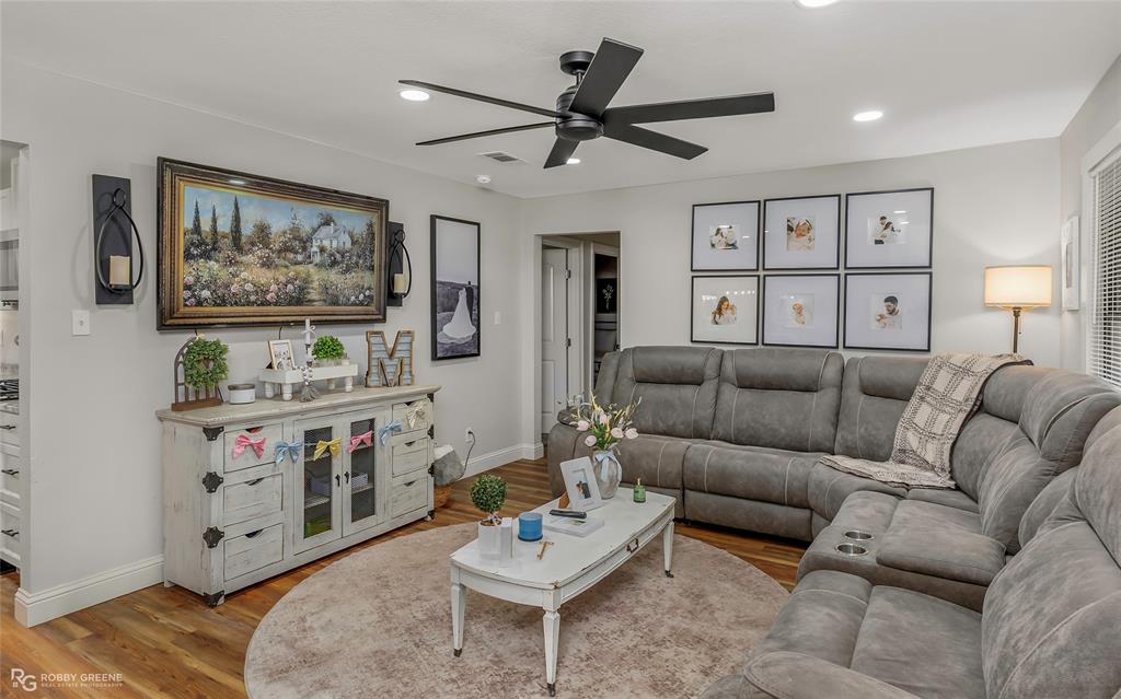 216 Ellis Drive