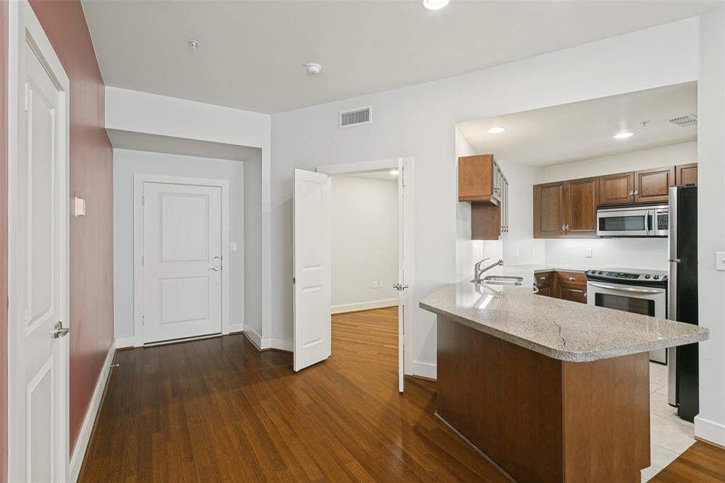 411 W 7th Street 707