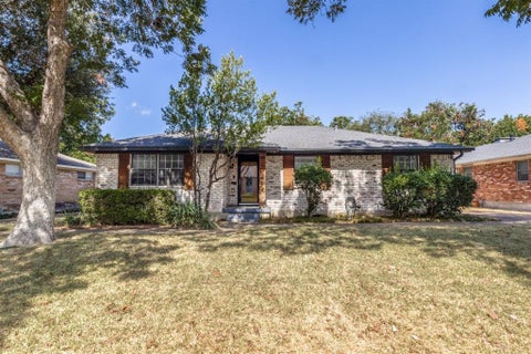 Photo of 8435 Sweetwood Drive, Dallas, TX 75228 (MLS # 21388603)