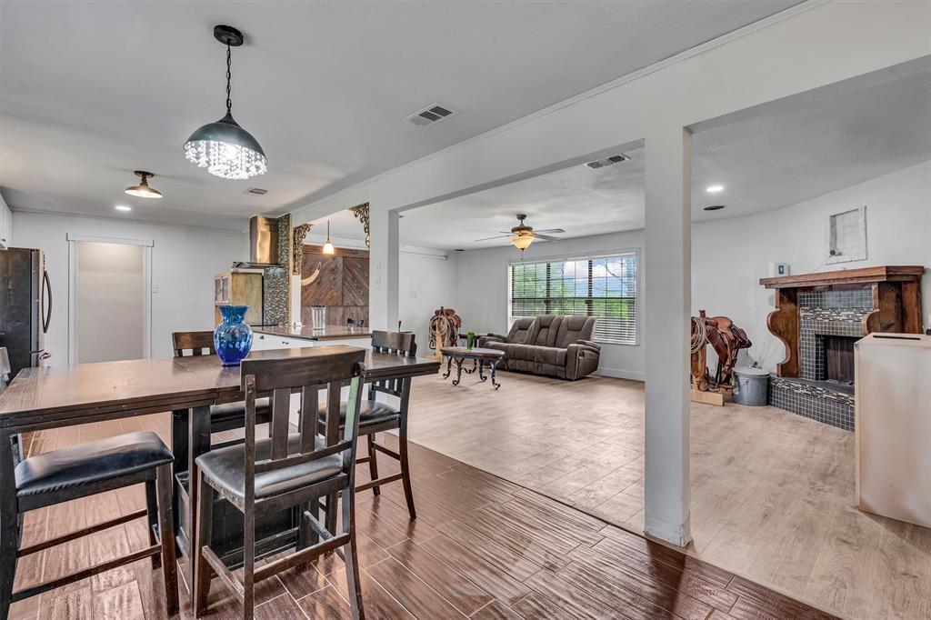 104 Willow Lake Lane