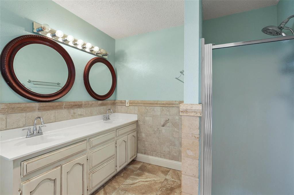 D-Ew Babb Surv Abs 33 - Residential Lease