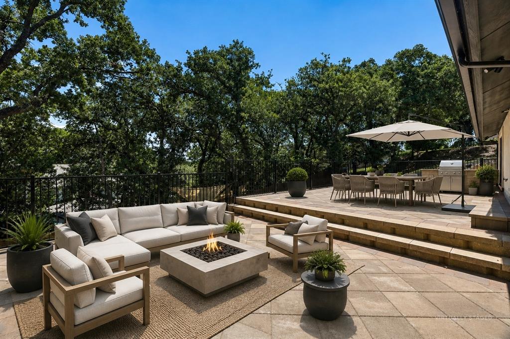 2401 Chimney Hill Drive