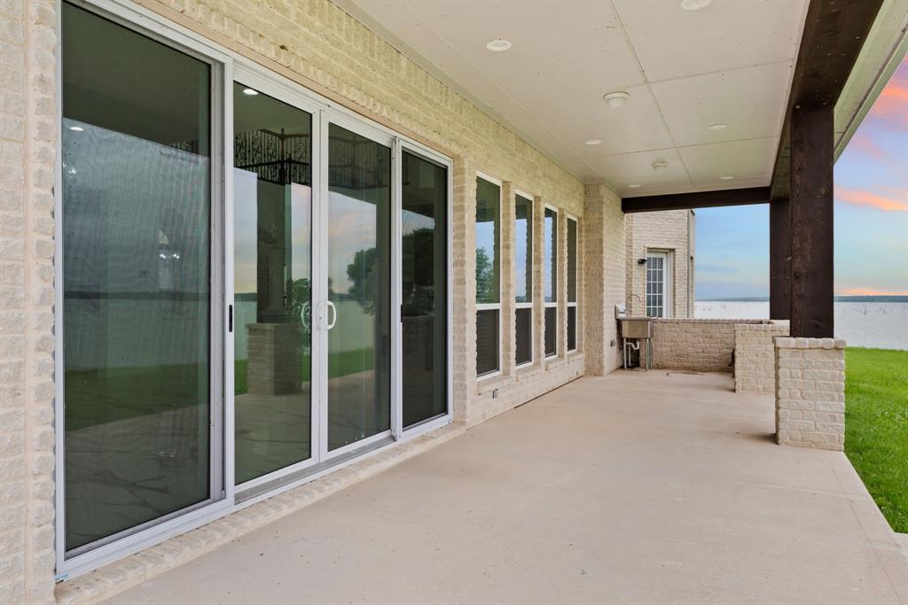 The Peninsula - Residential