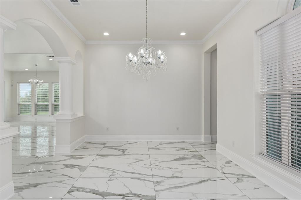 The Peninsula - Residential