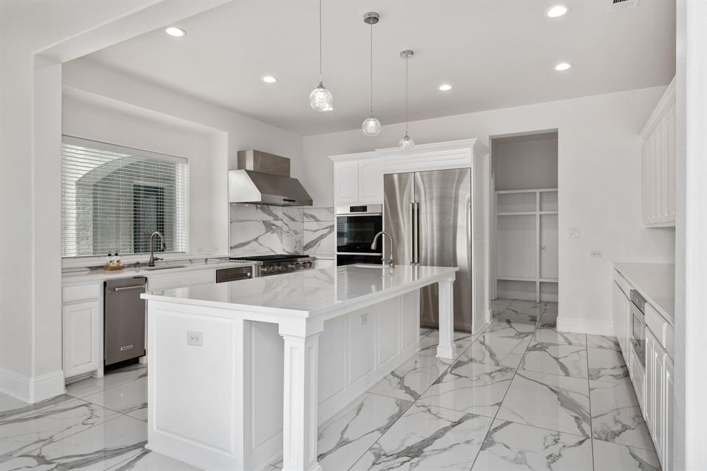 The Peninsula - Residential