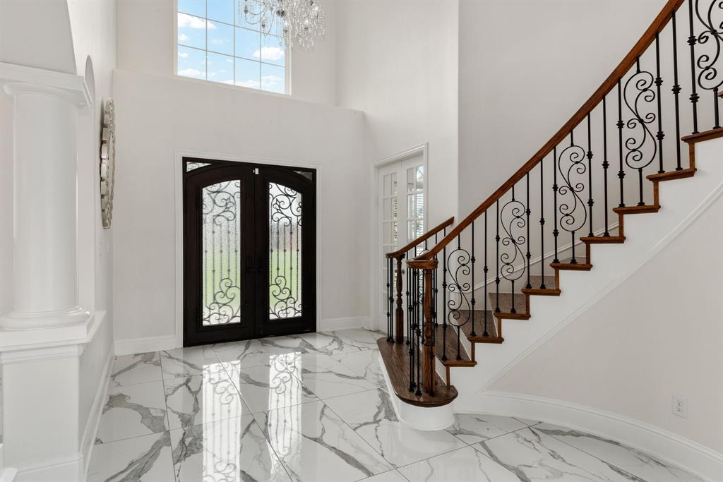 The Peninsula - Residential