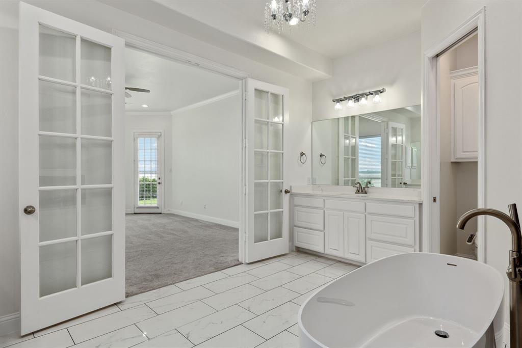 The Peninsula - Residential