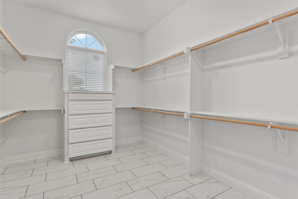 The Peninsula - Residential