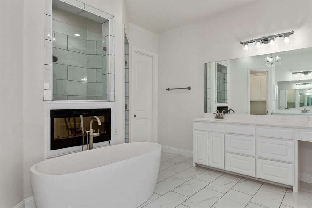 The Peninsula - Residential