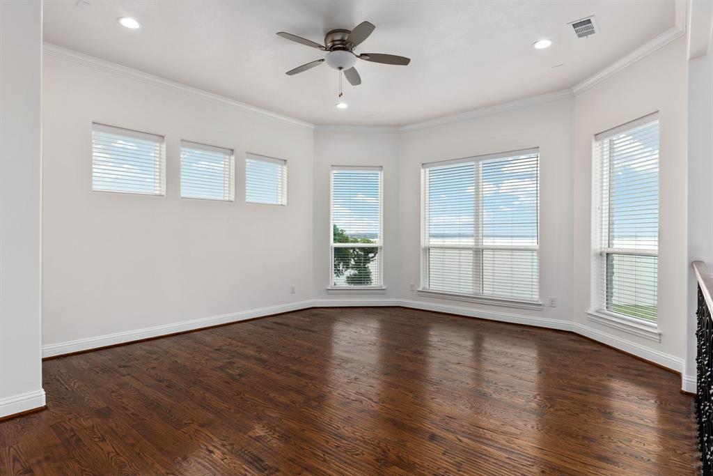 The Peninsula - Residential