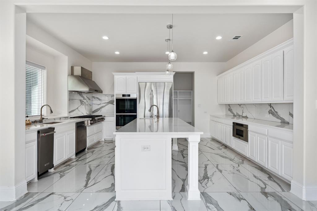 The Peninsula - Residential