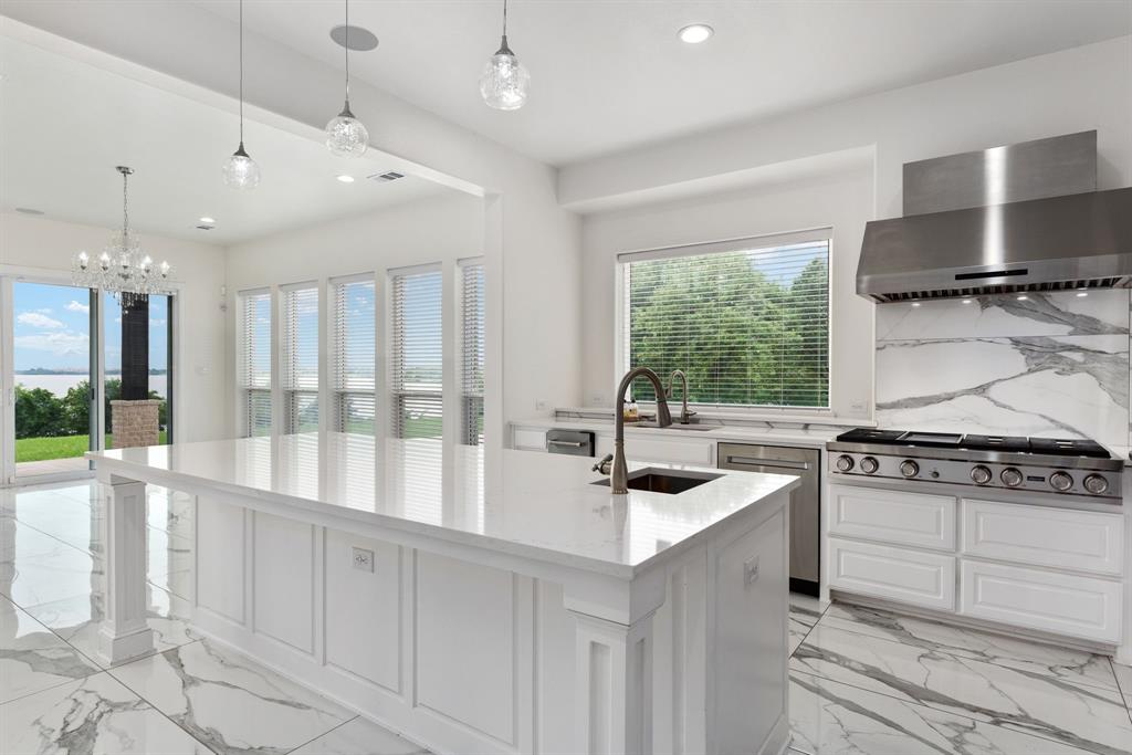 The Peninsula - Residential