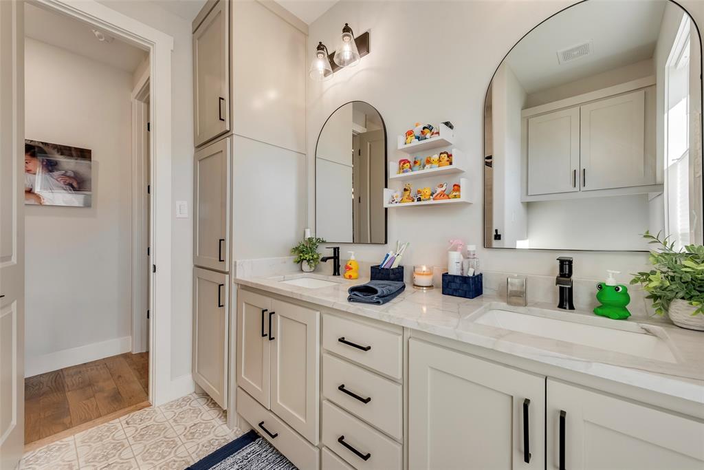 Estate of Hidden Creek - Residential