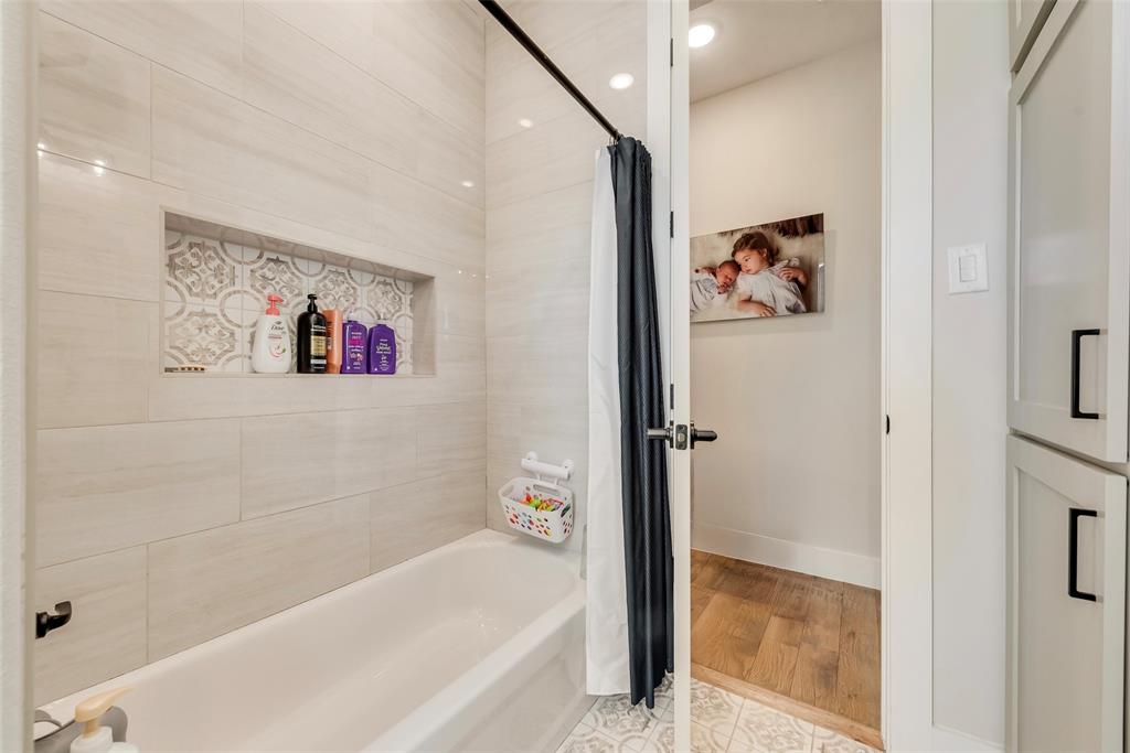 Estate of Hidden Creek - Residential