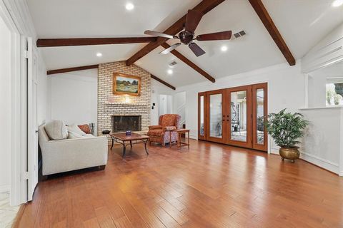 3824 Valley Lawn Place Dallas TX 75229