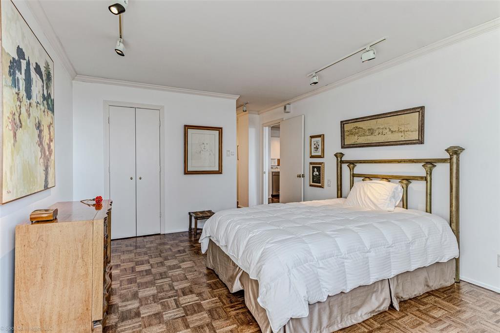 Twenty One Turtle Creek - Residential