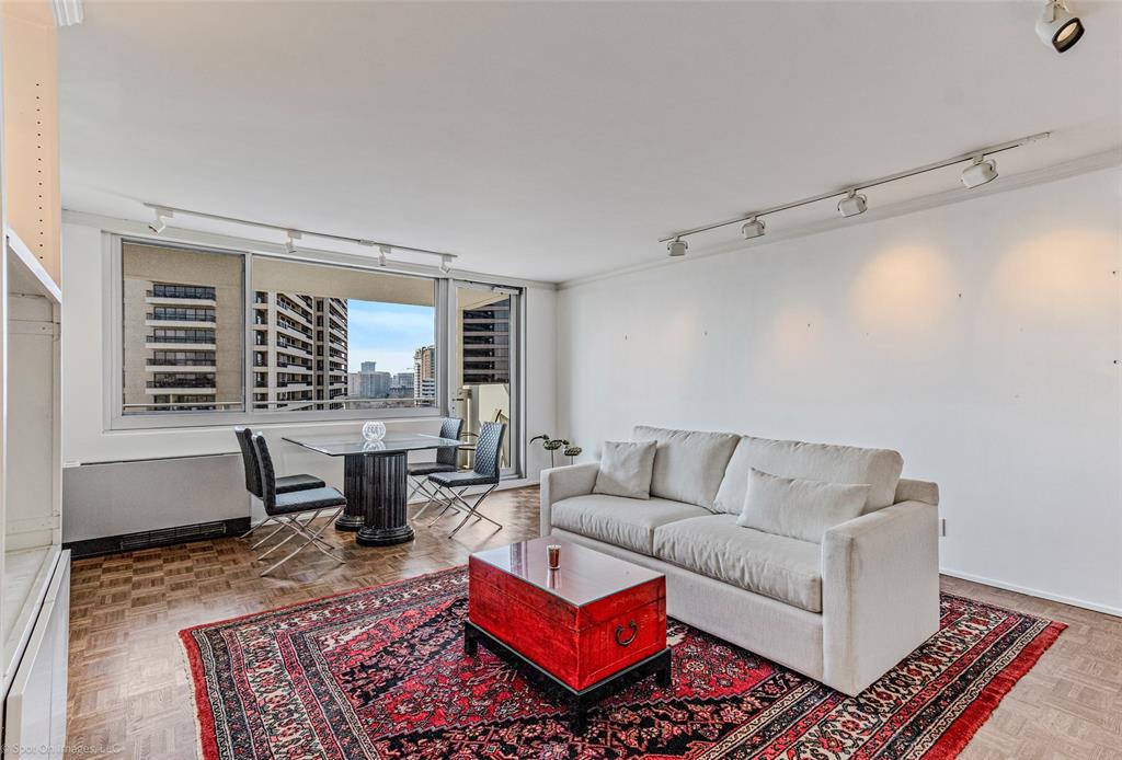 Twenty One Turtle Creek - Residential