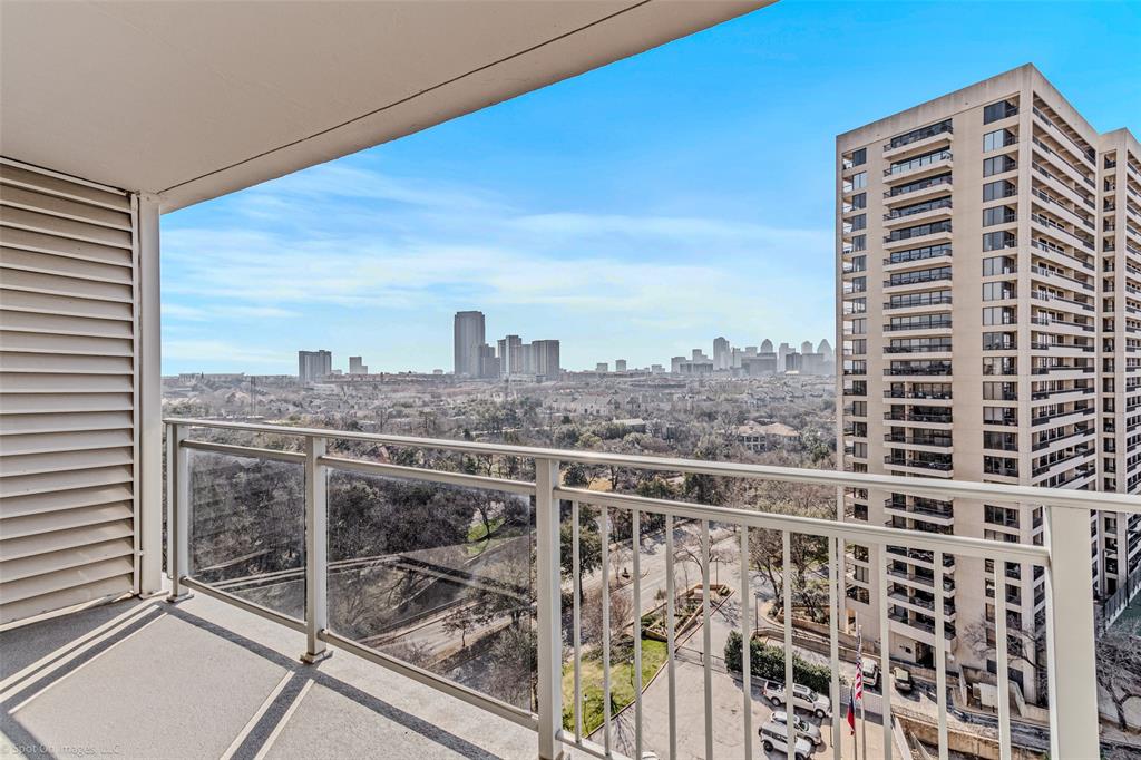 Twenty One Turtle Creek - Residential