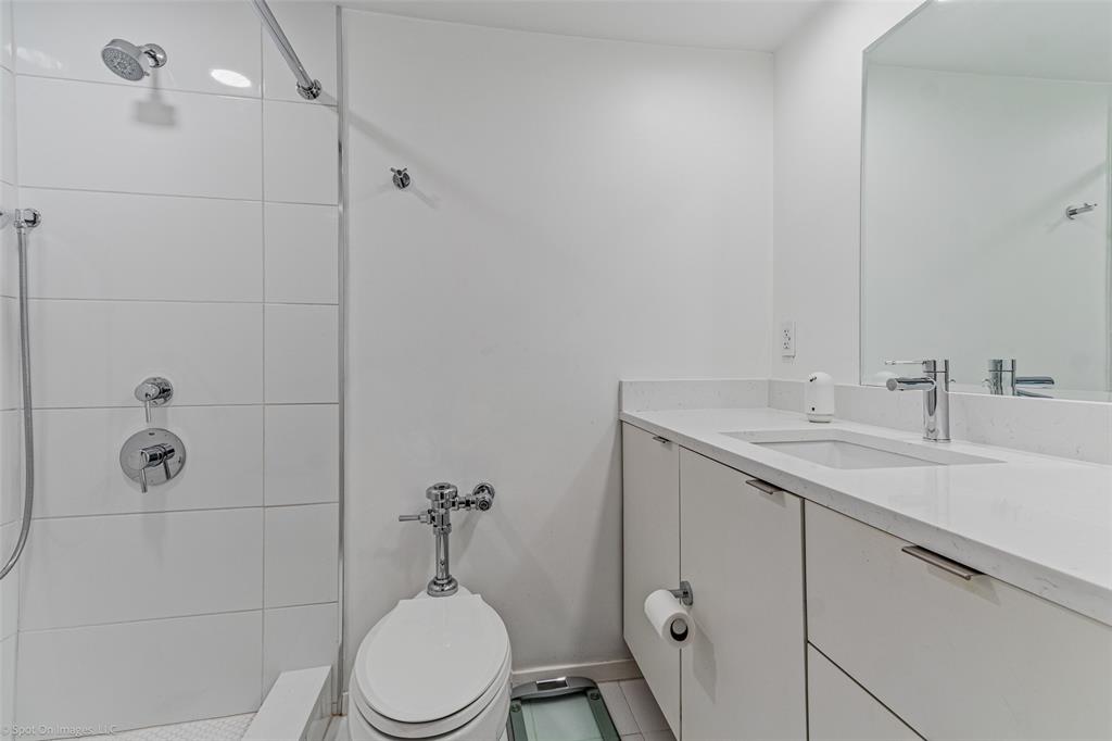 Twenty One Turtle Creek - Residential