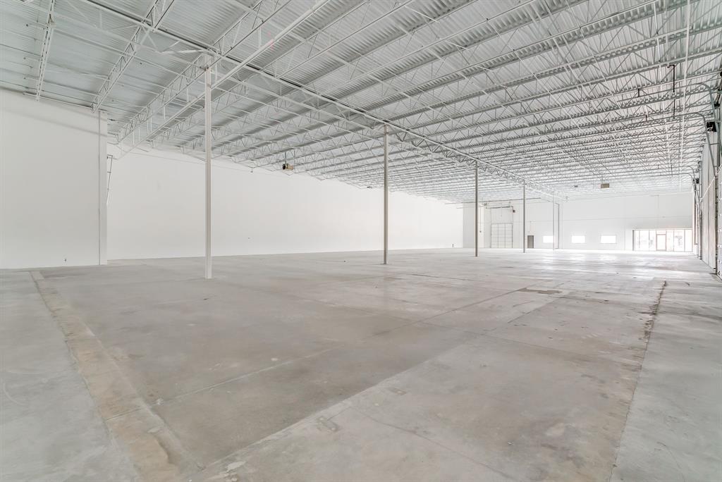 Hudson Oaks Bus Park - Commercial Sale