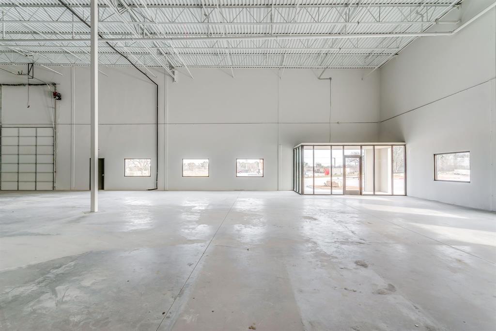 Hudson Oaks Bus Park - Commercial Sale