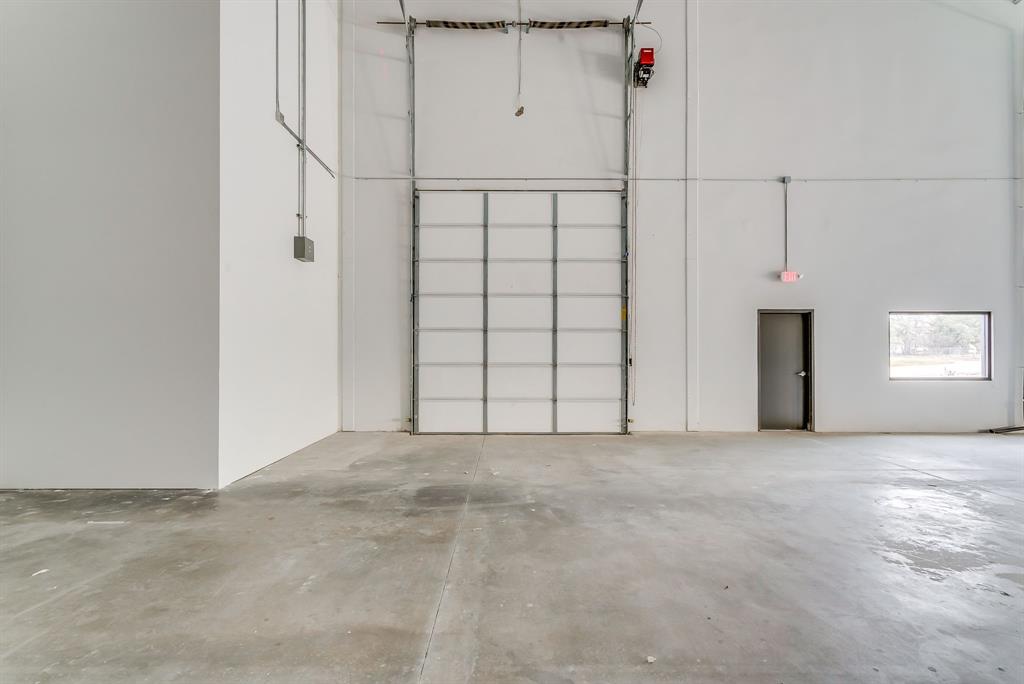 Hudson Oaks Bus Park - Commercial Sale