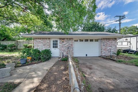 A home in Corsicana